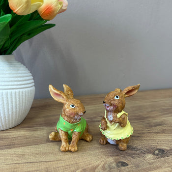 Figurë dekorative, set 2 pcs lepuj kaf me fustane