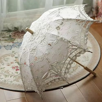 Çadër dielli stil vintage me detaje thurjeje e tyl