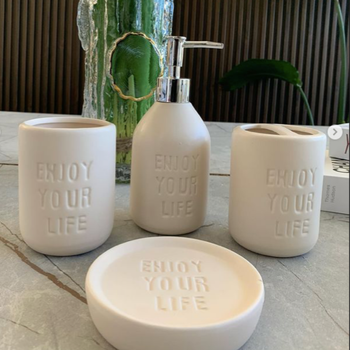 Set me aksesore tualeti qeramike x4