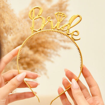Rreth Gold me shkrim 'Bride'