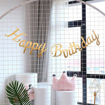 Baner me shkrim ''Happy Birthday''