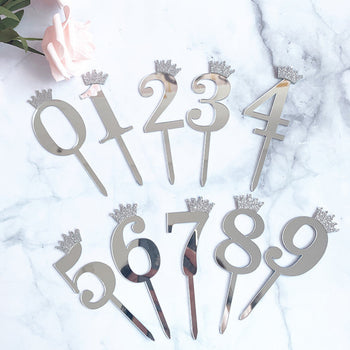 Dekor për tortën me numër dhe kurorë (Cake topper)