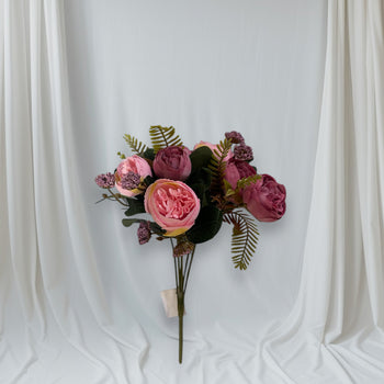 Tufë me Peony të çelura